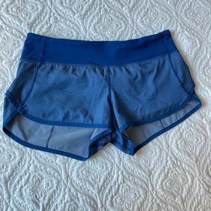 Lululemon Speed Up Low-Rise Shorts 2.5 (size 6)